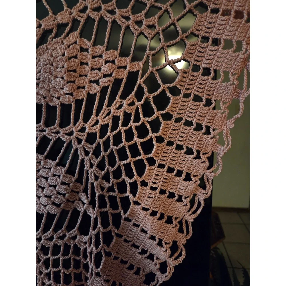 hand crocheted tablecloth dusty rose measure 55 inches at the widest part